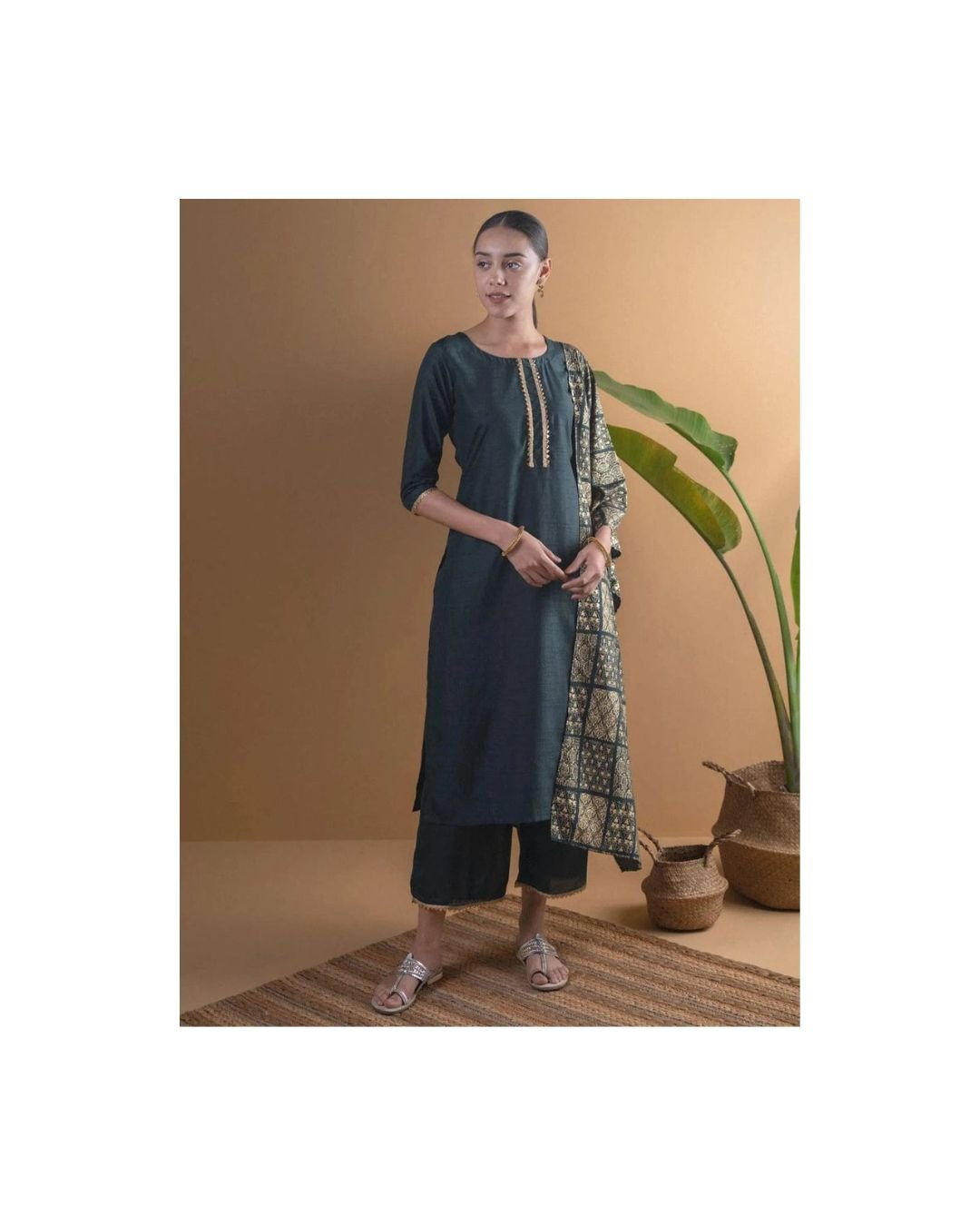 Elegant Bottle Green Kurta Set with Jacquard Dupatta