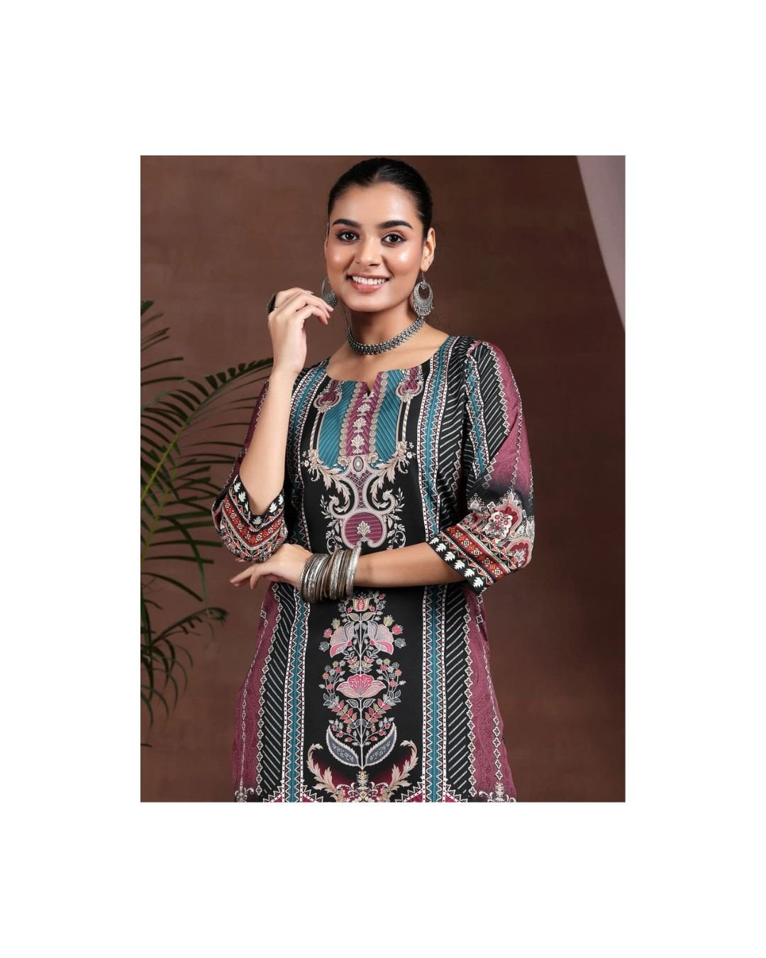🖤 "Noor-e-Nazaara – Mughal Noir Kurta Set"