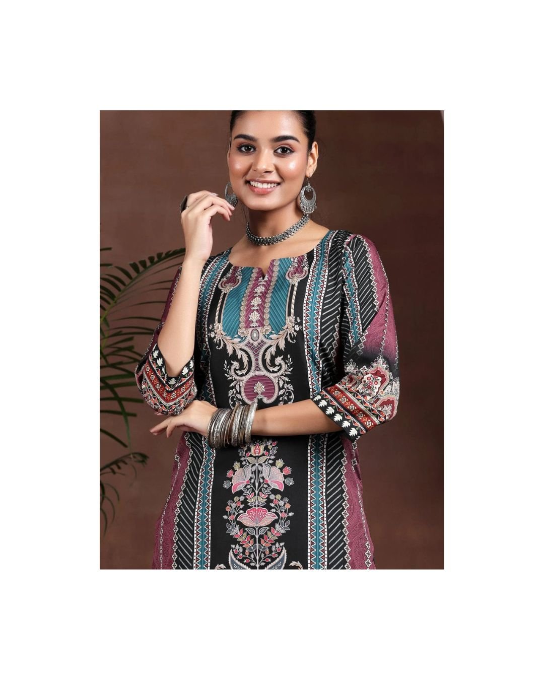 🖤 "Noor-e-Nazaara – Mughal Noir Kurta Set" - Image 5
